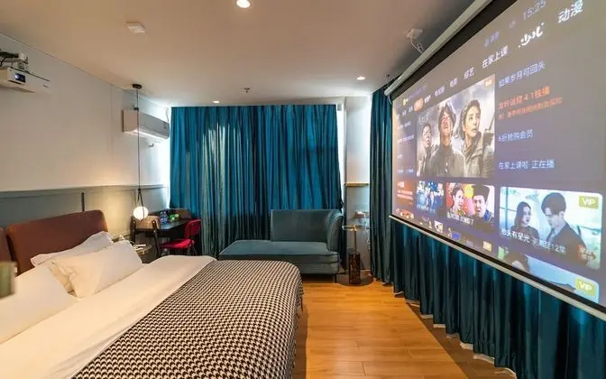 Luxury Tek Büyük Yataklı Oda