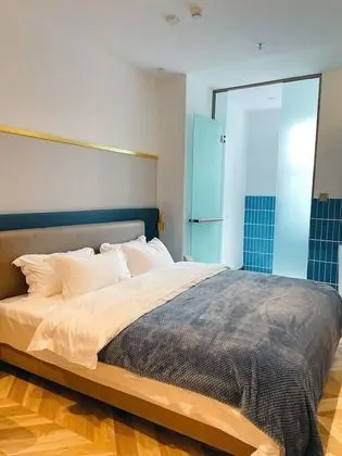 Premium Tek Büyük Yataklı Oda