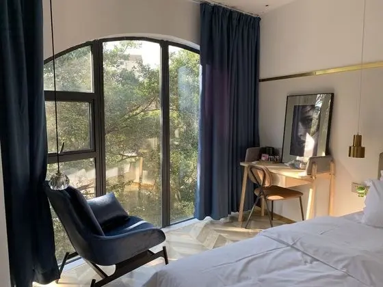 Premium Tek Büyük Yataklı Oda