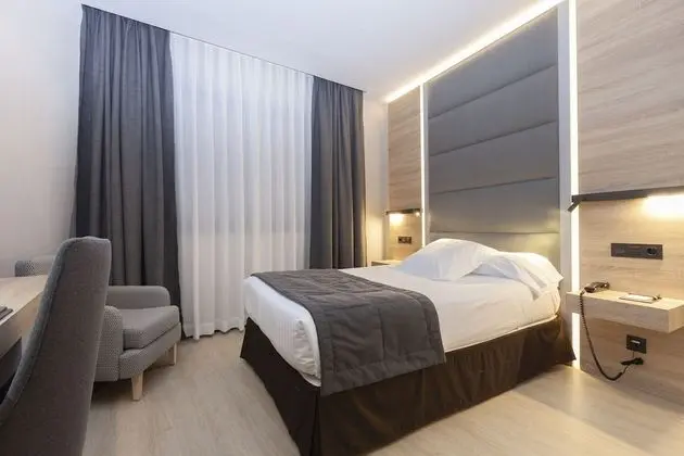 Standard Büyük Yataklı Tek Kişilik Oda