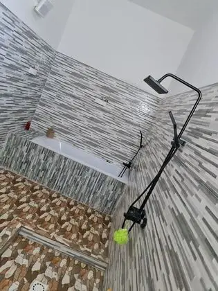 Üç Kişilik Oda