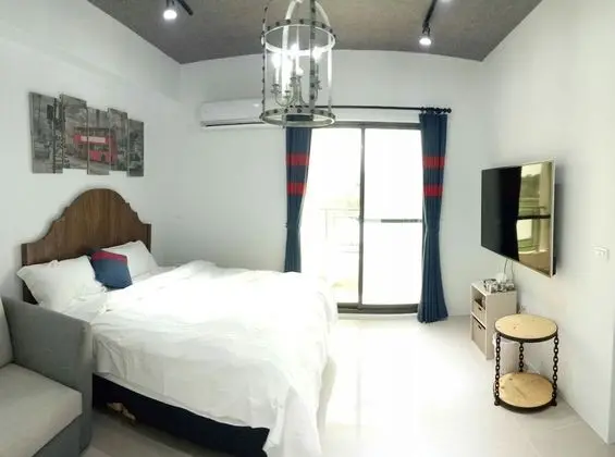 Gallery Üç Kişilik Oda, 1 Büyük (Queen) Boy Yatak ve Çekyat, Balkon