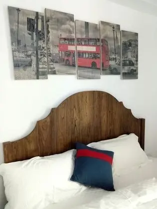 Gallery Üç Kişilik Oda, 1 Büyük (Queen) Boy Yatak ve Çekyat, Balkon