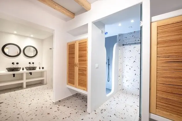 King Suite, Two Bedroom