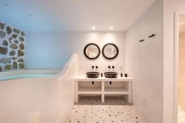 King Suite, Two Bedroom