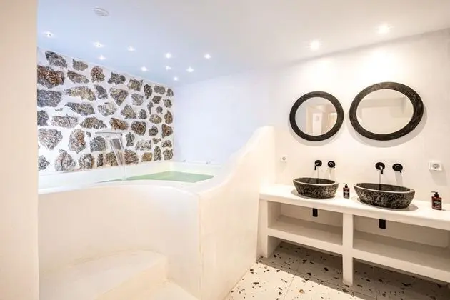 King Suite, Two Bedroom