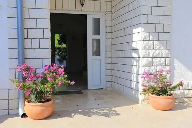 Apart Daire (Lias 2 - with restaurant - A10 drugi )