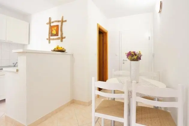 Apart Daire (Lias 2 - with restaurant - A9 drugi k)