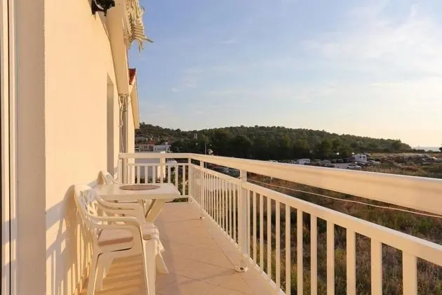 Apart Daire (Lias 2 - with restaurant - A9 drugi k)