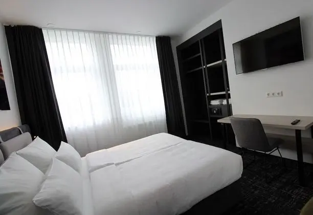 Tek Büyük Yataklı Oda, 1 Büyük (Queen) Boy Yatak