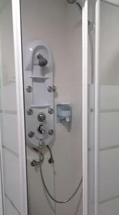 Üç Kişilik Oda