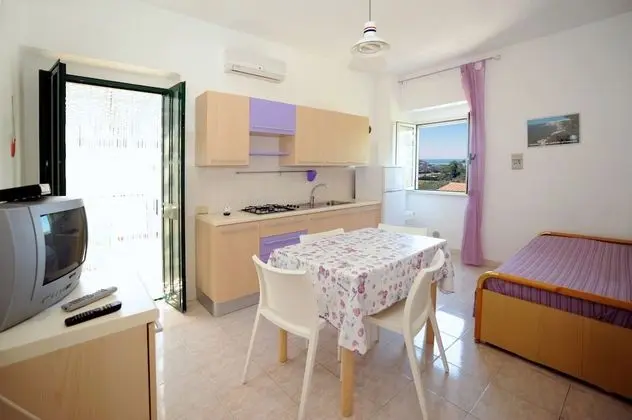 Apart Daire, 1 Yatak Odası, Küçük Mutfak, Kısmi Deniz Manzaralı