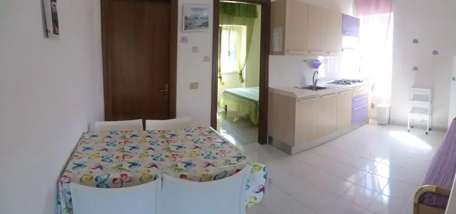 Apart Daire, 1 Yatak Odası, Küçük Mutfak, Kısmi Deniz Manzaralı