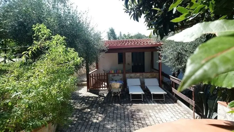 Bungalov, Küçük Mutfak, Havuz Kenarı