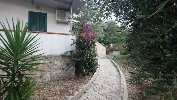 Bungalov, Küçük Mutfak, Havuz Kenarı