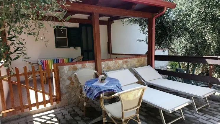 Bungalov, Küçük Mutfak, Havuz Kenarı