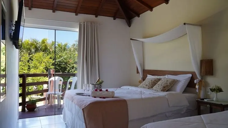 Quarto triplo com sacada - 01