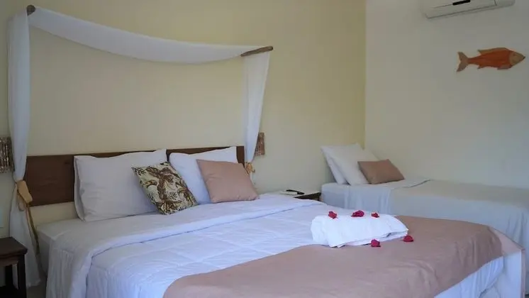 Quarto triplo com sacada - 02