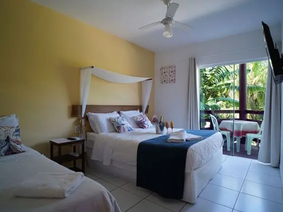 Quarto triplo com sacada - 03
