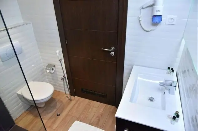 Tek Kişilik Oda, Sigara İçilmez