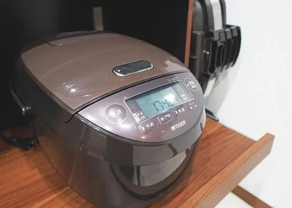 Basic Ev, Sigara İçilmez