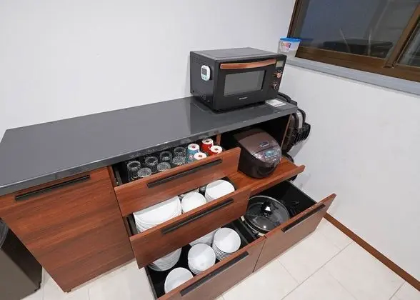Basic Ev, Sigara İçilmez