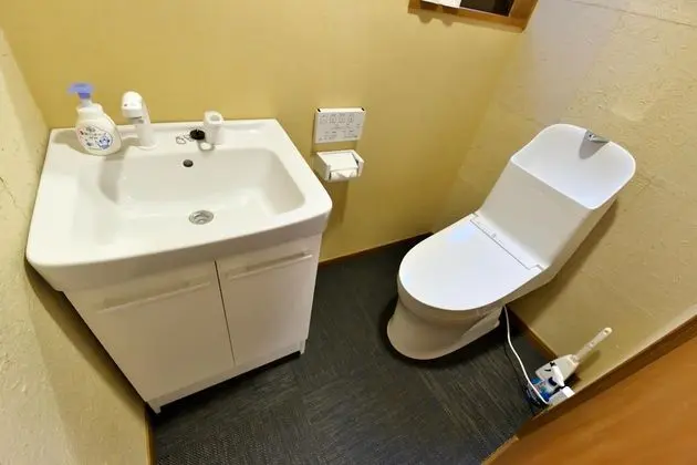 Basic Ev, Sigara İçilmez
