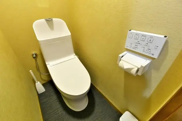 Basic Ev, Sigara İçilmez