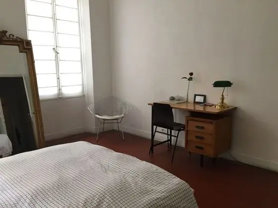 Tek Büyük Yataklı Oda (Belle chambre spacieuse)