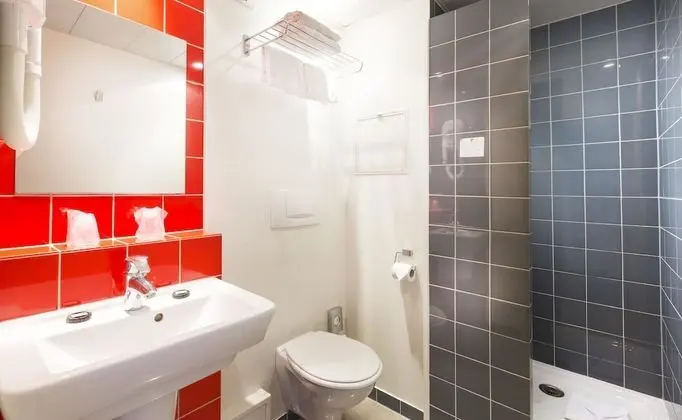 Comfort Tek Büyük Yataklı Oda (Paris)