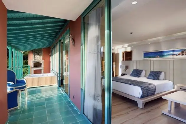 Deluxe Suite Jakuzi Kara Manzara