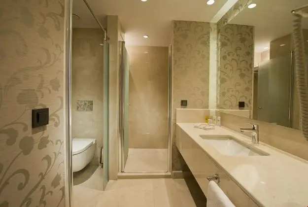 Deluxe Suite Kara Manzara