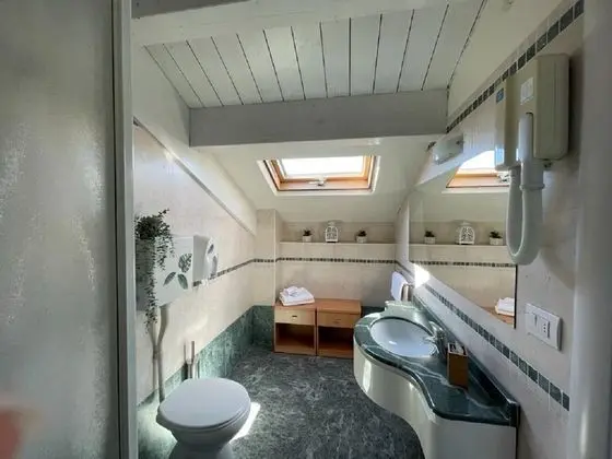 Comfort Tek Büyük Yataklı Oda, Balkon, Kısmi Deniz Manzaralı (beach access included)