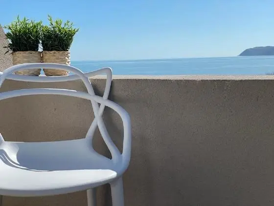 Comfort Tek Büyük Yataklı Oda, Balkon, Kısmi Deniz Manzaralı (beach access included)