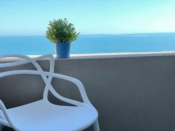 Comfort Tek Büyük Yataklı Oda, Balkon, Kısmi Deniz Manzaralı (beach access included)