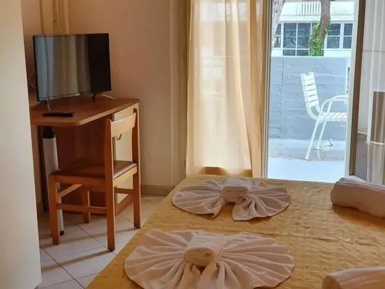 Tek Büyük veya İki Ayrı Yataklı Oda, Balkon