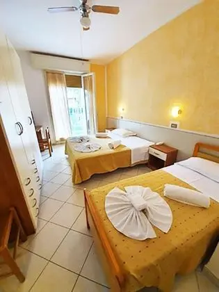 Üç Kişilik Oda, Balkon