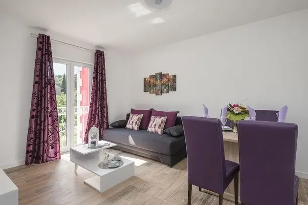 Apart Daire, Dağ Manzaralı (Violet)