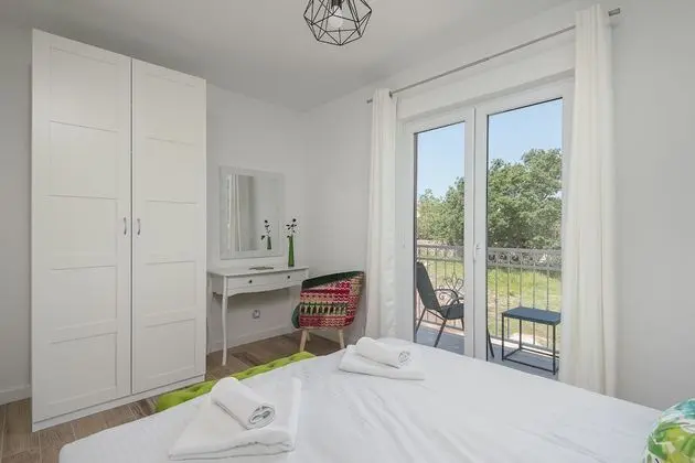 Apart Daire, Üzüm Asması Manzaralı (Green)