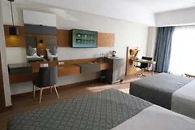 Deluxe Oda Kısmi Deniz Manzaralı