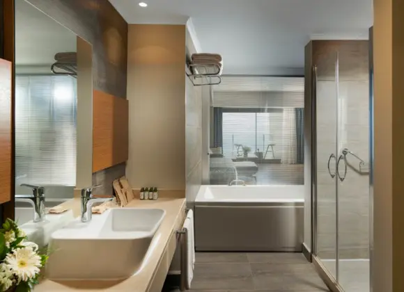 Deluxe Suite Kısmi Deniz Manzaralı