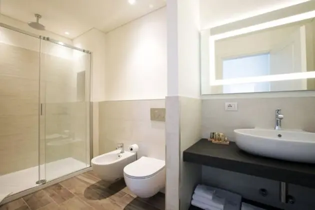 Deluxe Tek Büyük Yataklı Oda, Bahçe Manzaralı
