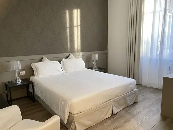 Junior Tek Büyük Yataklı Oda