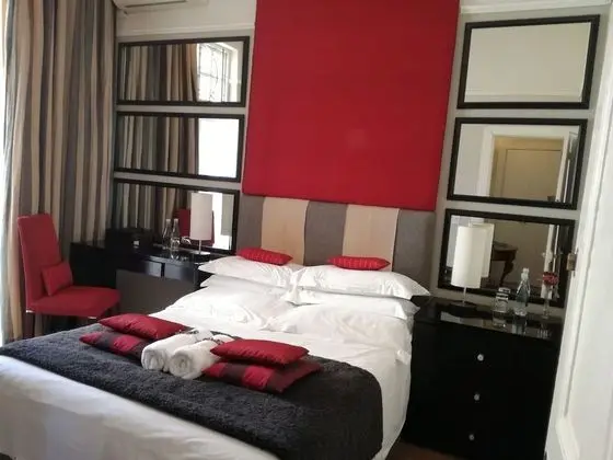 Tek Büyük Yataklı Oda, 1 Çift Kişilik Yatak, Zemin Kat