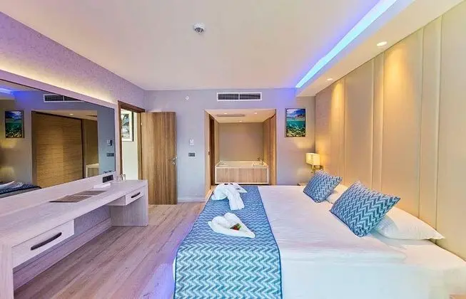 Deluxe Jakuzili Suit Bahçe Manzara