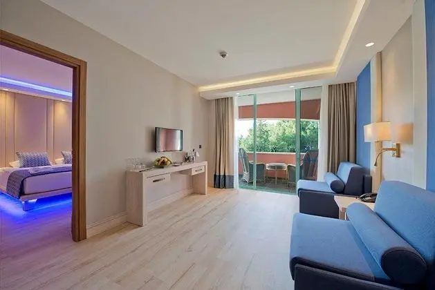 Deluxe Jakuzili Suit Bahçe Manzara