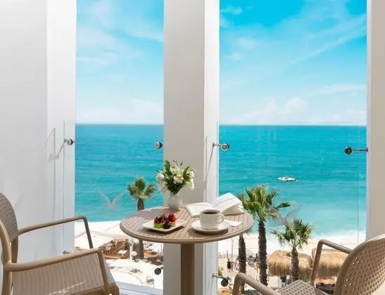 https://images.etstur.com/files/images/hotelImages/TR/50557/l/Liberty-Hotels-Lykia-Oda-379262.jpg