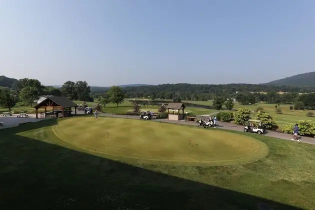 Oda, 1 En Büyük (King) Boy Yatak, Golf Manzaralı