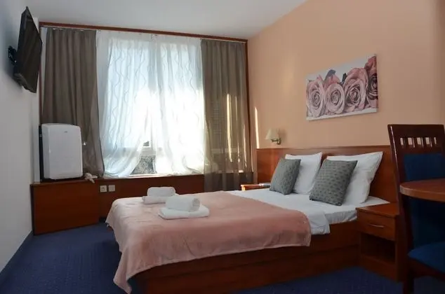 Tek Büyük Yataklı Oda