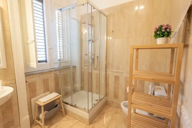 Deluxe Oda, 1 Büyük (Queen) Boy Yatak ve Çekyat, Şehir Manzaralı (La Cattedrale)